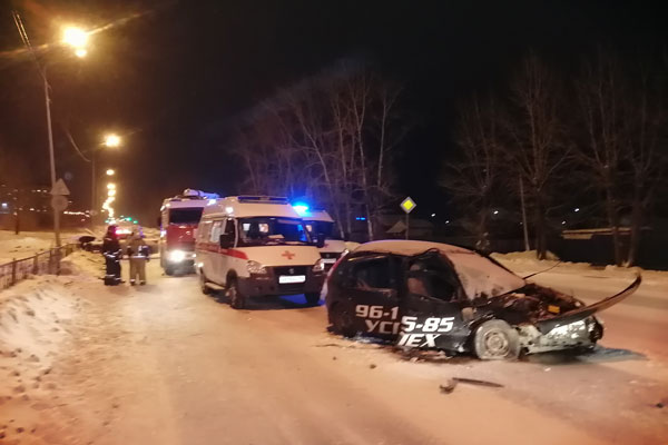 В Нижнем Тагиле в ДТП с такси пострадала девочка В Нижнем Тагиле в ДТП с такси пострадала девочка