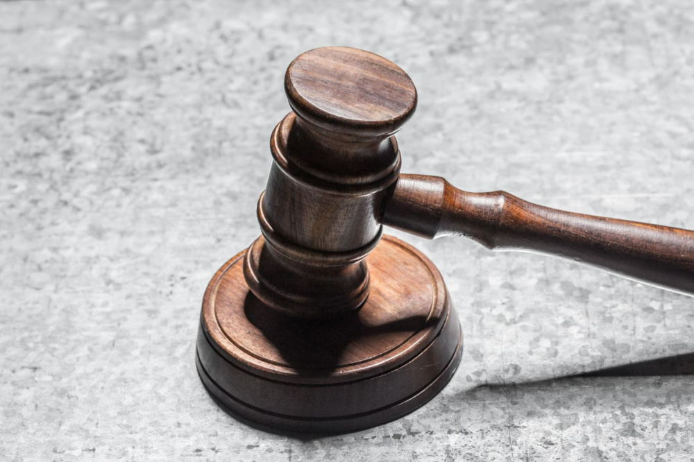 Разрезал живот, задел вену: в Нижнем Тагиле осуждён хирург за смертельную операцию на дому | В Нижнем Тагиле хирург осуждён за смертельную операцию на дому