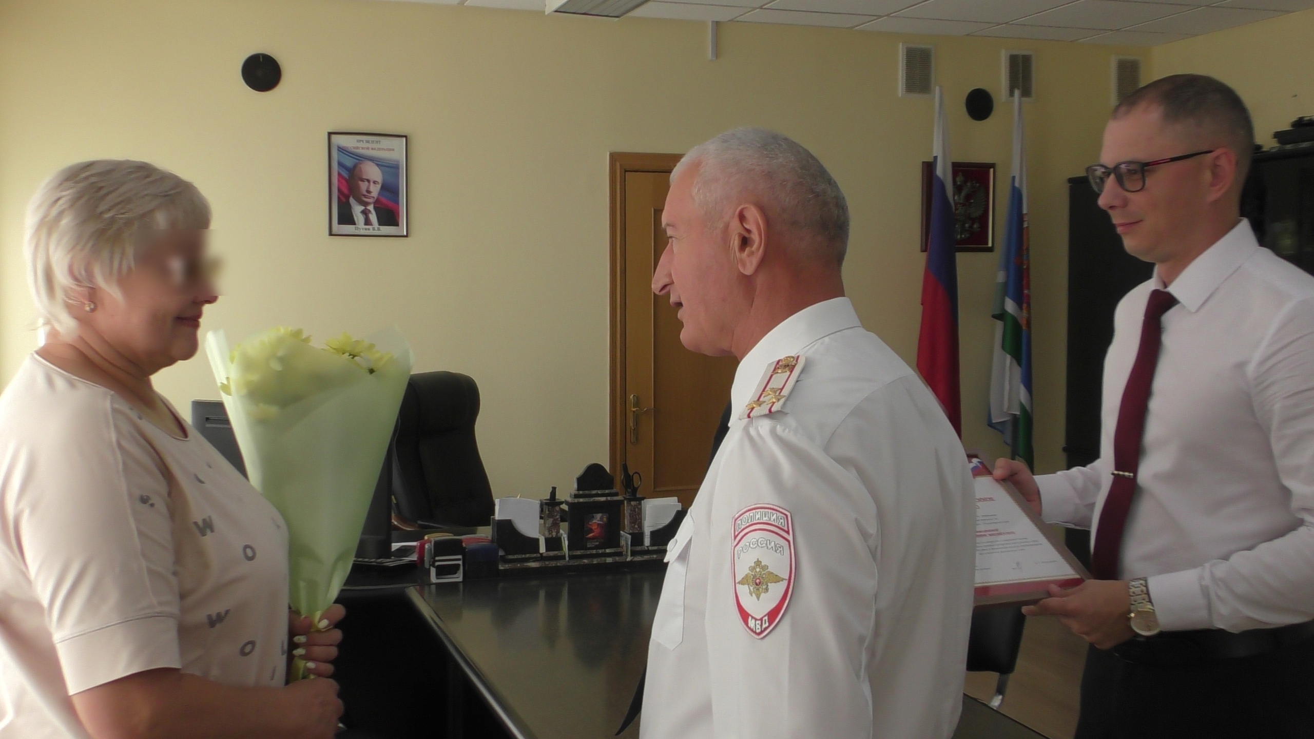 В Нижнем Тагиле поблагодарили тагильчанку, предотвратившую мошенничество В Нижнем Тагиле поблагодарили тагильчанку, предотвратившую мошенничество