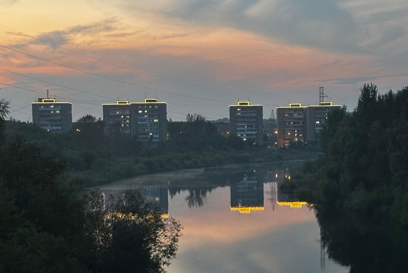 «Жизнь стала ярче»: в Тагиле многоэтажки засияли к празднику | В Нижнем Тагиле дома на Ермака украсили яркой подсветкой ко Дню города «Жизнь стала ярче»: в Тагиле многоэтажки засияли к празднику | В Нижнем Тагиле дома на Ермака украсили яркой подсветкой ко Дню города