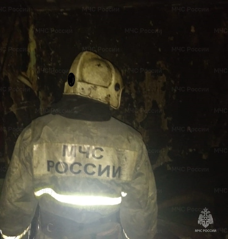 Заброшенное здание уничтожено огнём в Нижнем Тагиле Заброшенное здание уничтожено огнём в Нижнем Тагиле