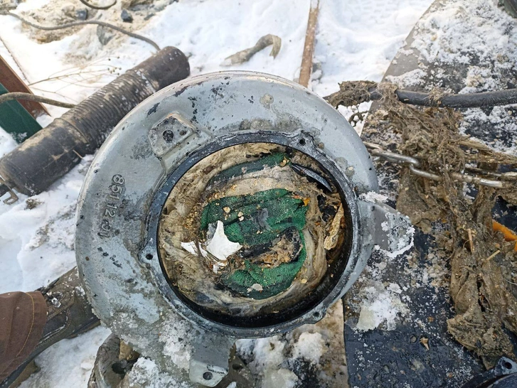 В Екатеринбурге двор новостройки затопило канализационными стоками из-за того, что в трубу смыли... В Екатеринбурге двор новостройки затопило канализационными стоками из-за того, что в трубу смыли...