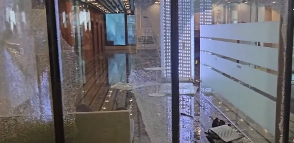 По факту стрельбы в офисе Wildberries возбудили уголовное дело: двое человек погибли | «Погибли молодые ребята»: Бакальчуку предъявили обвинения за стрельбу в офисе По факту стрельбы в офисе Wildberries возбудили уголовное дело: двое человек погибли | «Погибли молодые ребята»: Бакальчуку предъявили обвинения за стрельбу в офисе