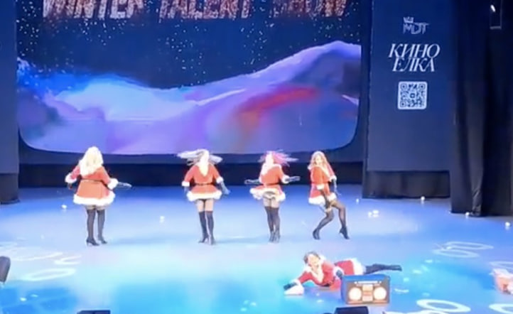 Откровенное танцевальное шоу MDT в Нижнем Тагиле вызвало травлю участниц коллектива | Участницы танцевального коллектива пожаловались на травлю после скандального выступления в Нижнем Тагиле