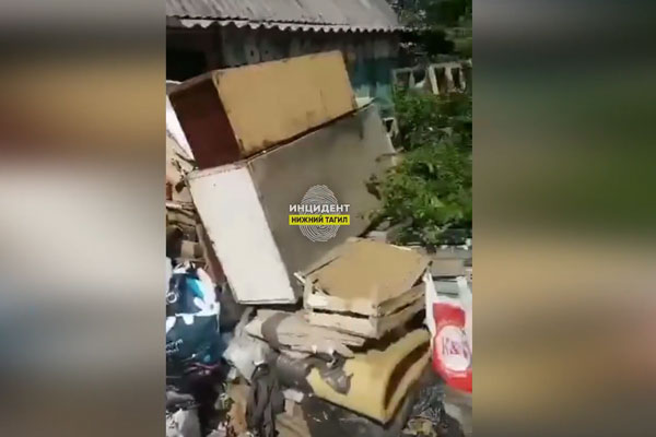 В Нижнем Тагиле женщина устроила свалку из мусора на одном из участков