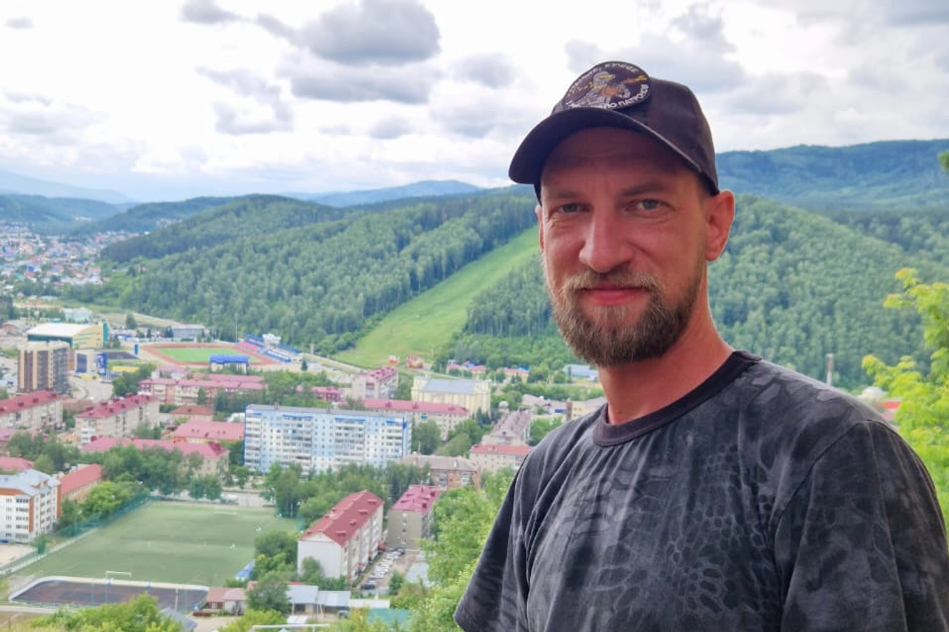 Учитель физкультуры спас 11-летнюю девочку от избиения и рассказал свою мотивацию Учитель физкультуры спас 11-летнюю девочку от избиения и рассказал свою мотивацию