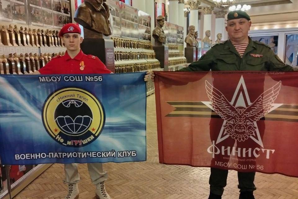 Впервые юному тагильчанину вручили высшую награду движения Юнармия | На Урале учащегося наградили медалью «Юнармейская доблесть» Впервые юному тагильчанину вручили высшую награду движения Юнармия | На Урале учащегося наградили медалью «Юнармейская доблесть»