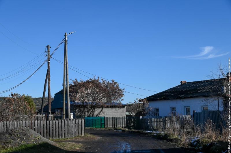 Дали свет: в поселке под Нижним Тагилом завершились работы на линиях электропередач | Жителям поселка Евстюниха Свердловской области наладили освещение на улицах Дали свет: в поселке под Нижним Тагилом завершились работы на линиях электропередач | Жителям поселка Евстюниха Свердловской области наладили освещение на улицах