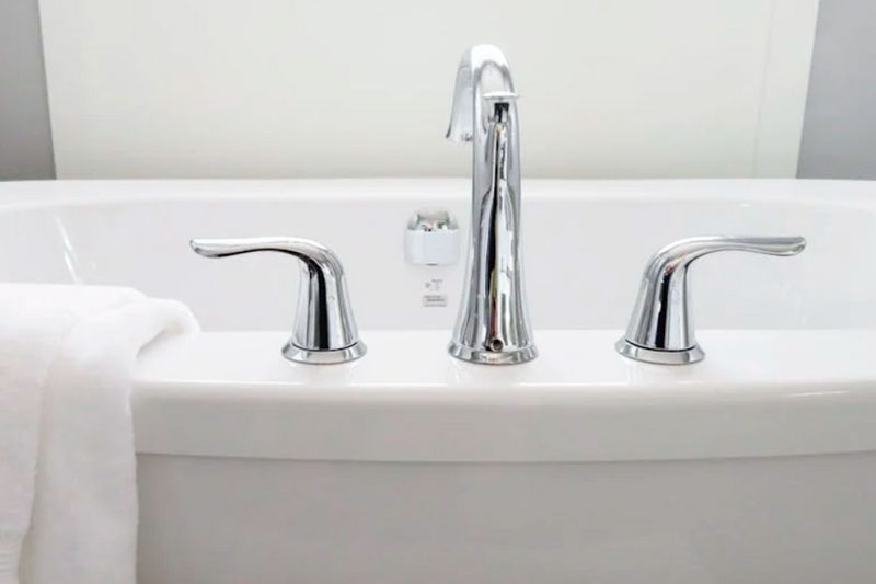 В Нижнем Тагиле жители десятка домов лишились воды из-за проведения земляных работ | На Урале повредили водопровод во время земляных работ В Нижнем Тагиле жители десятка домов лишились воды из-за проведения земляных работ | На Урале повредили водопровод во время земляных работ