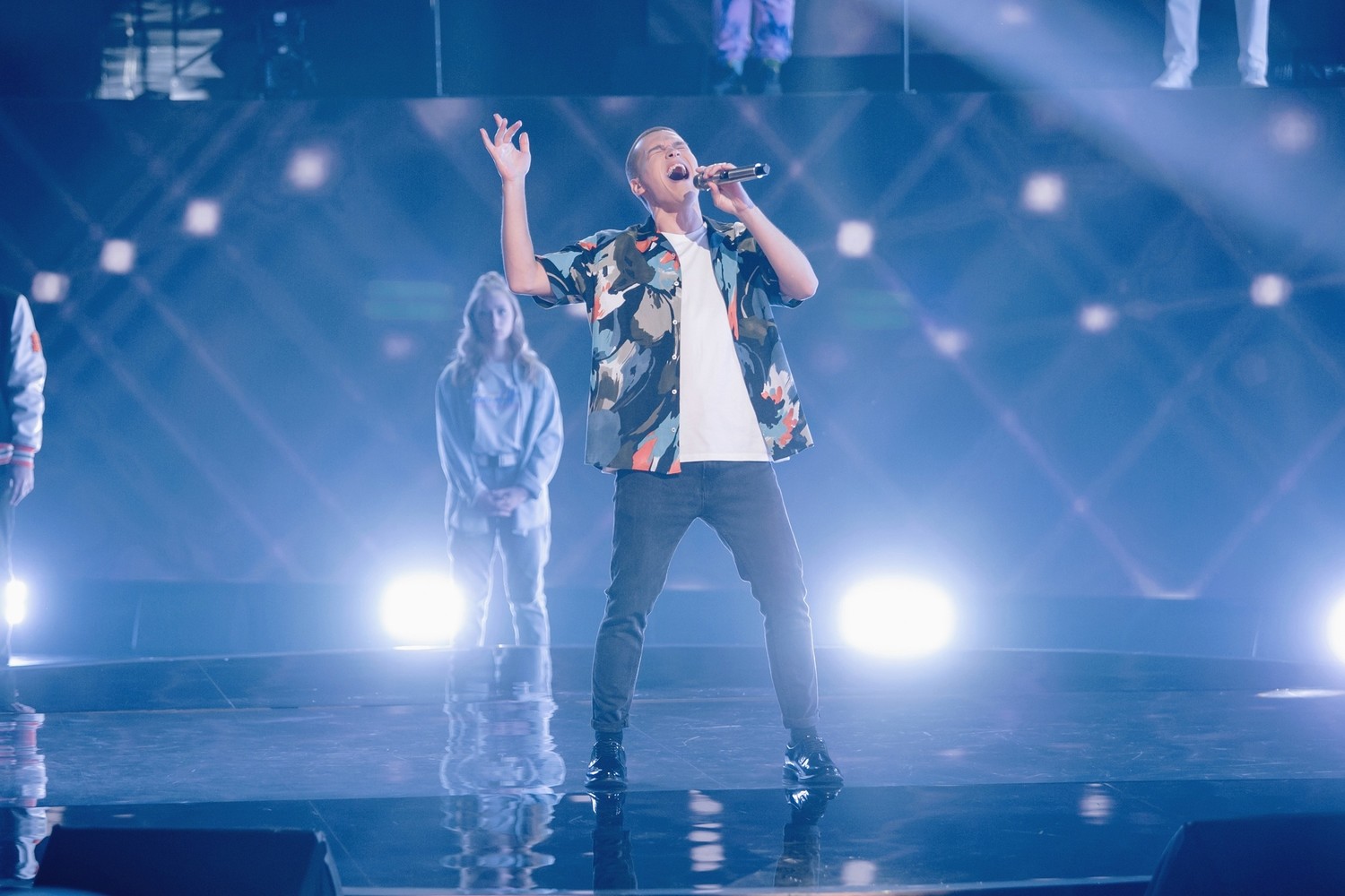 Официант из Нижнего Тагила принял участие в шоу «Музыкальная интуиция»