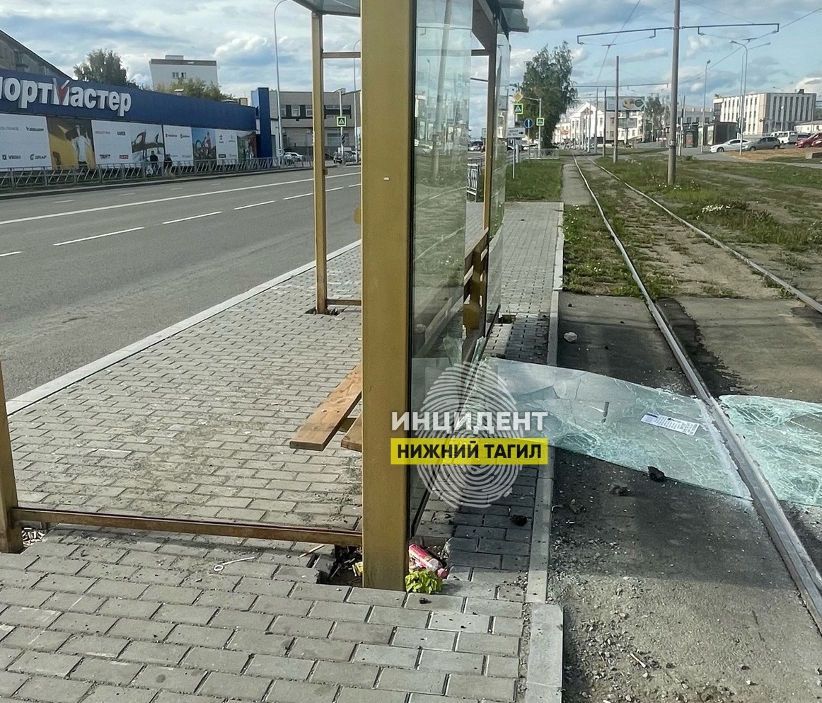 Вандалы разрушили новый остановочный комплекс в Нижнем Тагиле Вандалы разрушили новый остановочный комплекс в Нижнем Тагиле