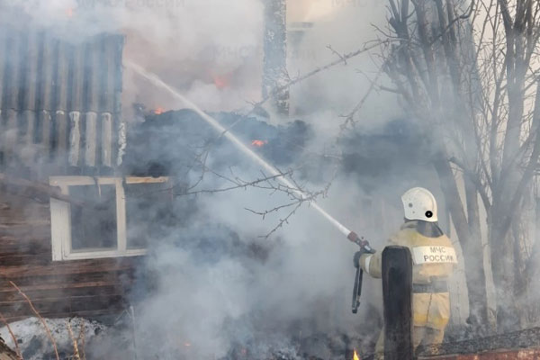Накануне в Нижнем Тагиле сгорел садовый дом