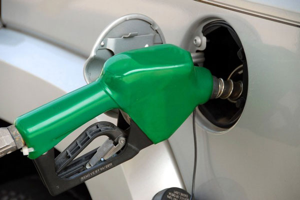 «Запасаемся бензином?» В Свердловской области опровергли слухи о перебоях с топливом | В Свердловской области опровергли фейки о «резервировании топлива» на АЗС «Запасаемся бензином?» В Свердловской области опровергли слухи о перебоях с топливом | В Свердловской области опровергли фейки о «резервировании топлива» на АЗС