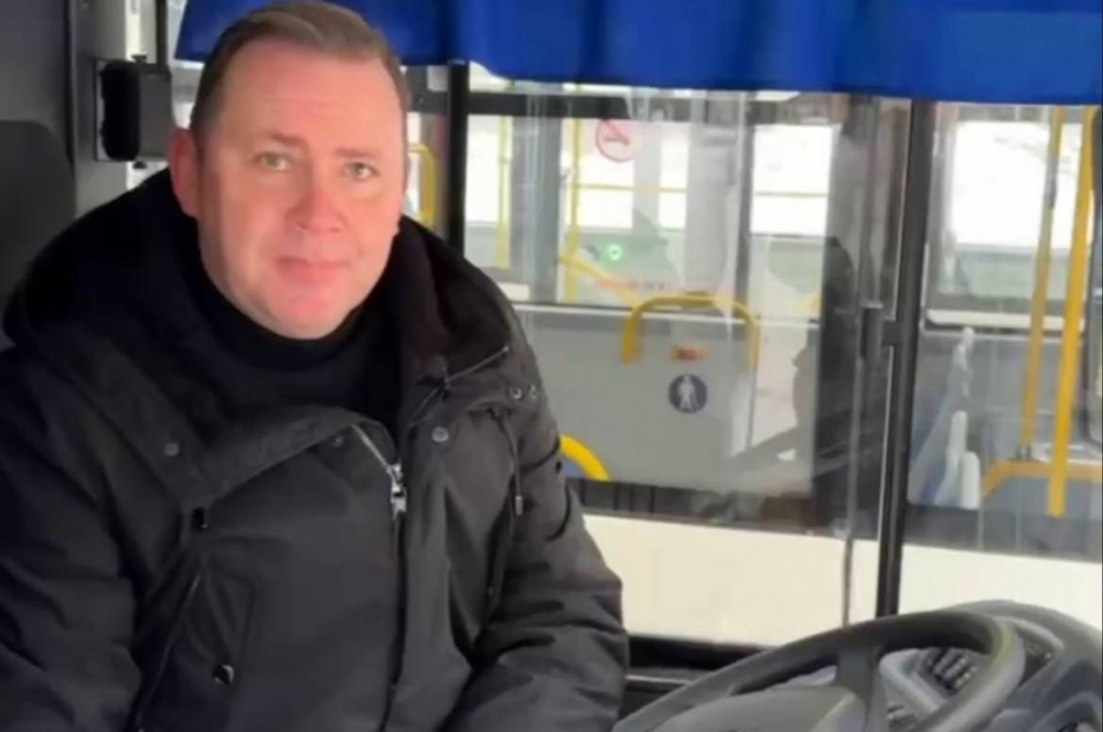 Глава Нижнего Тагила заехал в муниципальное автотранспортное предприятие | На Урале продолжают развивать городской транспорт