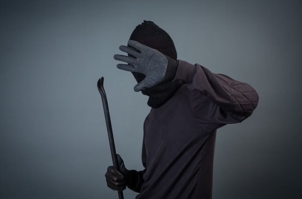 В доме по Сибирской, 81 стали орудовать мародеры | Злоумышленники используют трагедию на Сибирской для личной выгоды