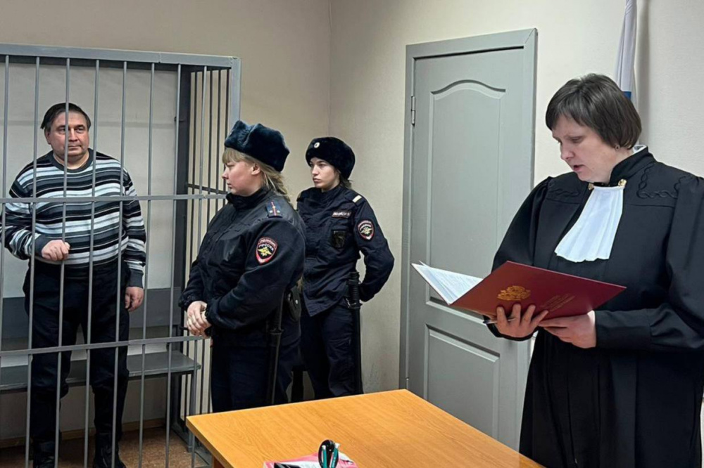 Экс-глава Министерства энергетики и ЖКХ Свердловской области Смирнов хочет отправиться на СВО | Экс-глава Минэнерго и ЖКХ Свердловской области Николай Смирнов собрался на СВО