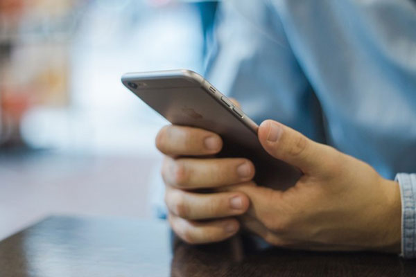 Зарубежное исследование показало, что владельцы iPhone не хотят встречаться с теми, у кого Android | Более 50% пользователей Android сталкиваются с насмешками в свой адрес