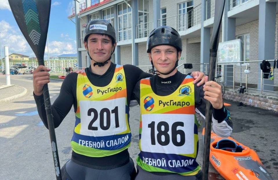 Тагильские гребцы-слаломисты завоевали две золотых медали на первенстве России | Уральские спортсмены блестяще завершили первенство России по гребному слалому