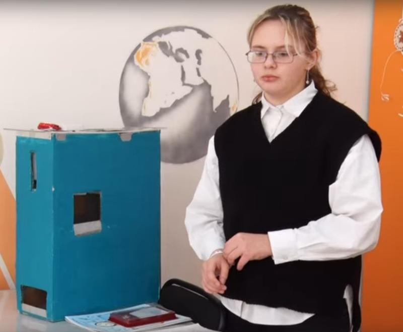 Юная тагильчанка создала автомат для утилизации, меняющий жестяные банки на корм для животных | Школьница из Нижнего Тагила изобрела уникальное устройство для утилизации Юная тагильчанка создала автомат для утилизации, меняющий жестяные банки на корм для животных | Школьница из Нижнего Тагила изобрела уникальное устройство для утилизации