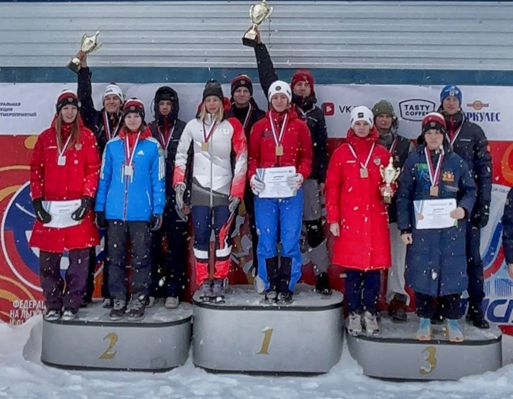 Летающие лыжники Нижнего Тагила завоевали бронзу этапа Кубка России в смешанных командах | Свердловская область взяла бронзу в прыжках на лыжах