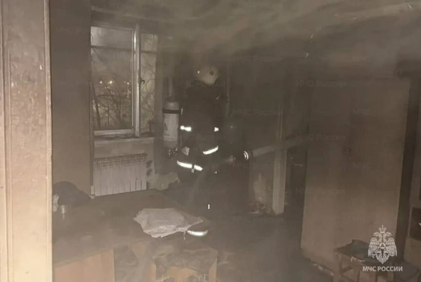 Пожар в пятиэтажке на улице Пархоменко в Нижнем Тагиле 1 апреля 2026 — есть пострадавший | В Нижнем Тагиле при пожаре в пятиэтажном доме пострадал один человек