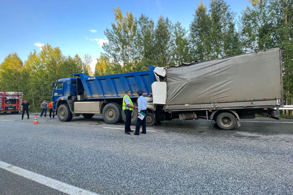 Несоблюдение дистанции стало причиной смертельной аварии на Серовском тракте Несоблюдение дистанции стало причиной смертельной аварии на Серовском тракте