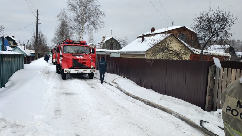 Утром в Тагиле сгорел садовый дом Утром в Тагиле сгорел садовый дом