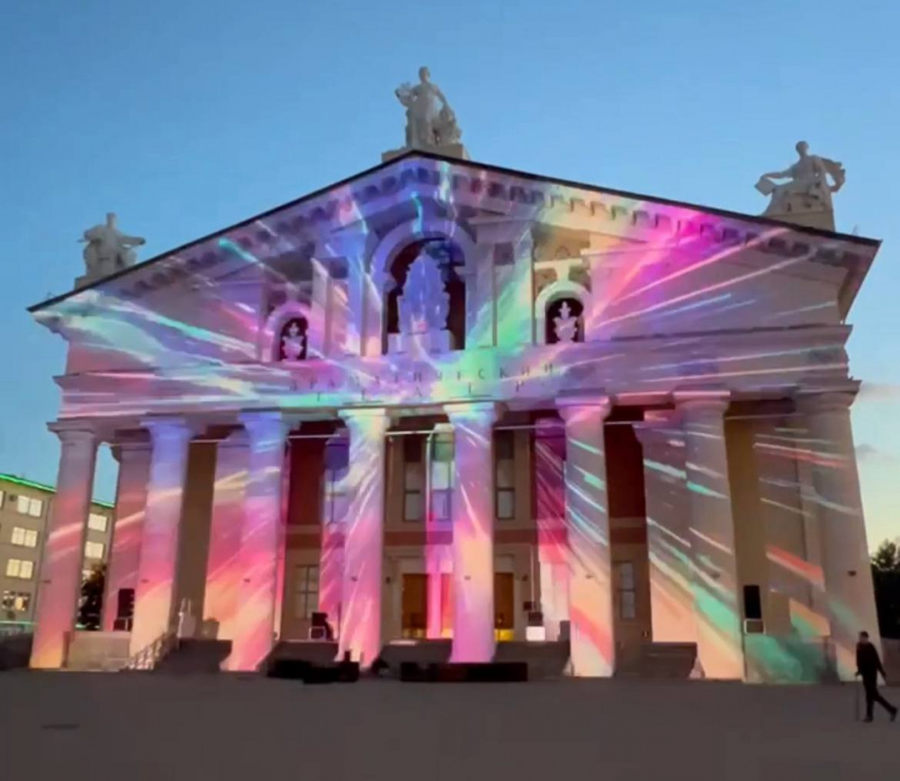 Тагильчан ждет лазерное шоу в честь Дня города | В Нижнем Тагиле устроят лазерное шоу в честь 302-летия города