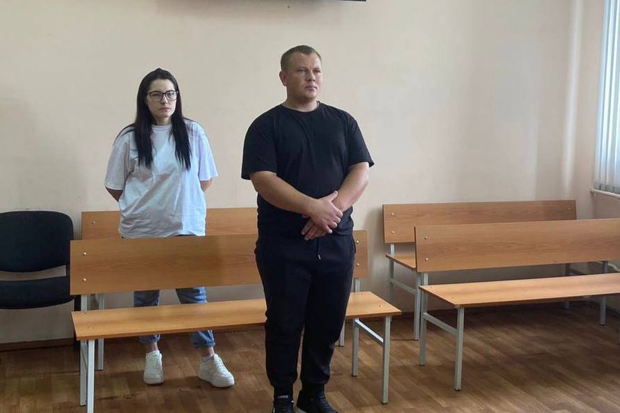 Тагильчанина осудили за угрозы убийством фельдшеру скорой помощи из-за бахил | На Урале мужчину осудили на нападение на фельдшера скорой помощи 