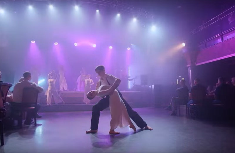 Кавер-группа «Контрабанда» из Нижнего Тагила сняла клип на песню Максима Фадеева | «Танцы на стёклах» по-тагильски: кавер-группа сняла клип, который удивил фанатов