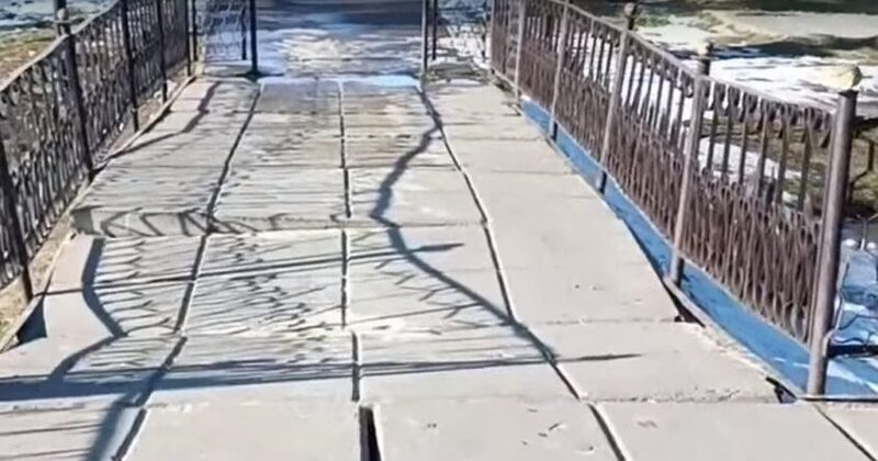 Тагильчане требуют отремонтировать мост в парке Металлургов | Жители Нижнего Тагила требуют починить мост в парке на Тагилстрое Тагильчане требуют отремонтировать мост в парке Металлургов | Жители Нижнего Тагила требуют починить мост в парке на Тагилстрое