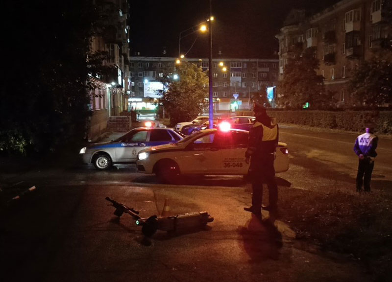 В Нижнем Тагиле подросток на электросамокате оказался в больнице: кто виноват? | В Нижнем Тагиле 15-летний подросток получил травмы при падении с электросамоката В Нижнем Тагиле подросток на электросамокате оказался в больнице: кто виноват? | В Нижнем Тагиле 15-летний подросток получил травмы при падении с электросамоката