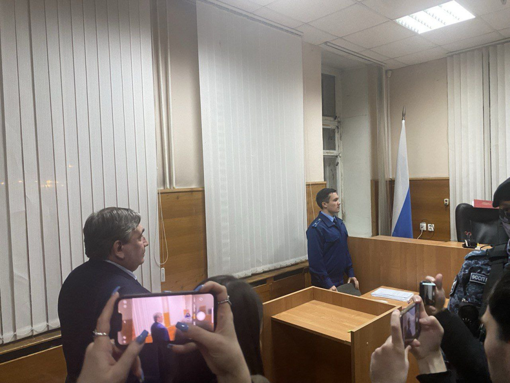 Экс-министр ЖКХ Свердловской области Николай Смирнов получил условный срок | Экс-министр Смирнов получил 5 лет условно за коррупцию 