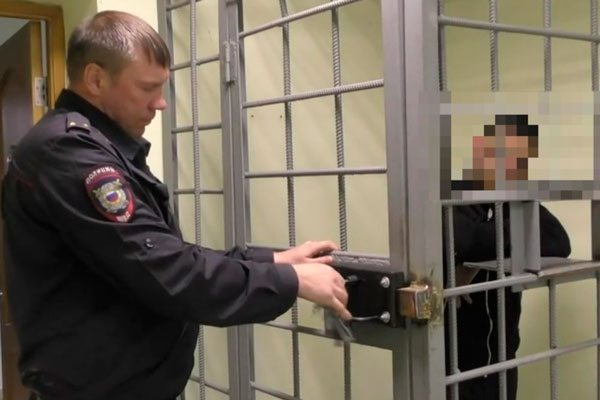 В Нижнем Тагиле сотрудники полиции задержали мужчину, который подозревается в серии мошенничеств в отношении пожилых людей