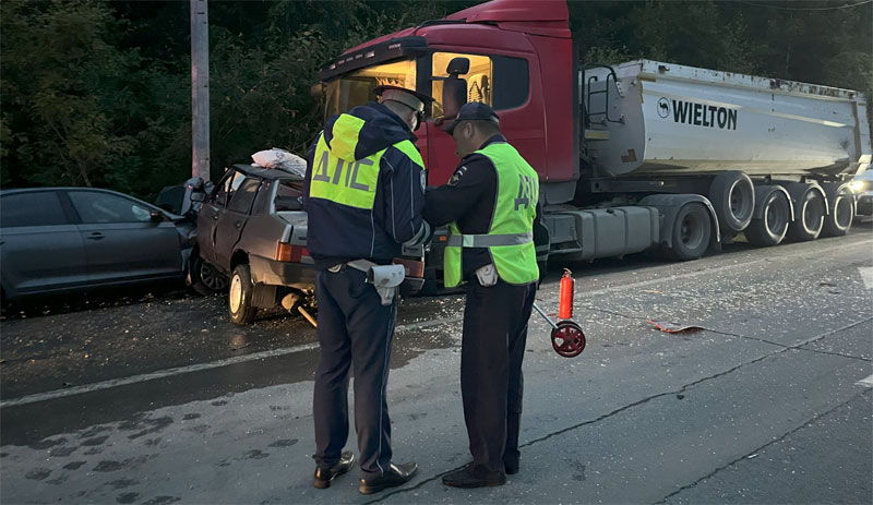 Пять человек, включая двоих детей, пострадали в ДТП на трассе Екатеринбург – Серов | На трассе под Серовом уснувший водитель устроил массовое ДТП: пострадали дети