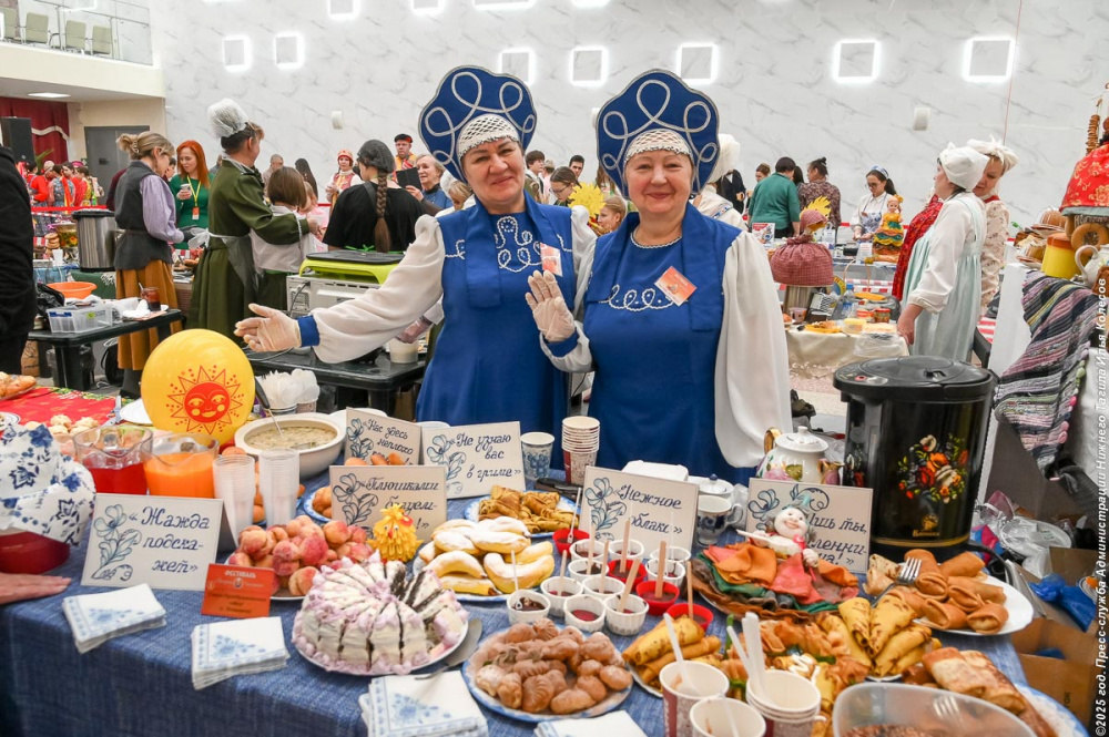 Как прошел фестиваль в честь Масленицы в Нижнем Тагиле: жители города встретились с известным шеф-поваром | На Урале известный шеф-повар устроил мастер-класс на фестивале «Боярыня Масленица»