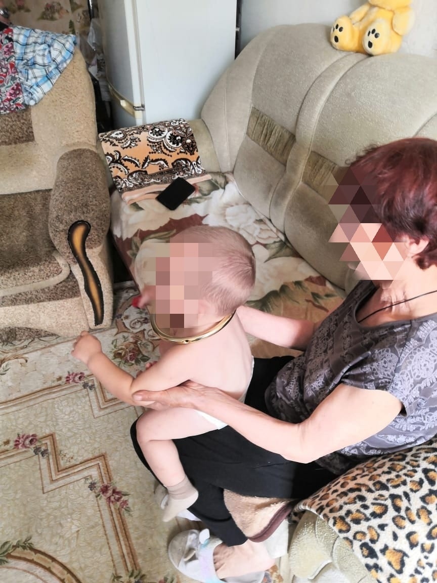 В Нижнем Тагиле спасатели помогли годовалому малышу снять алюминиевое кольцо с головы В Нижнем Тагиле спасатели помогли годовалому малышу снять алюминиевое кольцо с головы