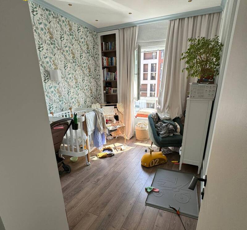 Трагедия в Москве: из многоэтажки выбросили женщину и ребенка | В Москве мужчина выкинул из окна жену и ребенка