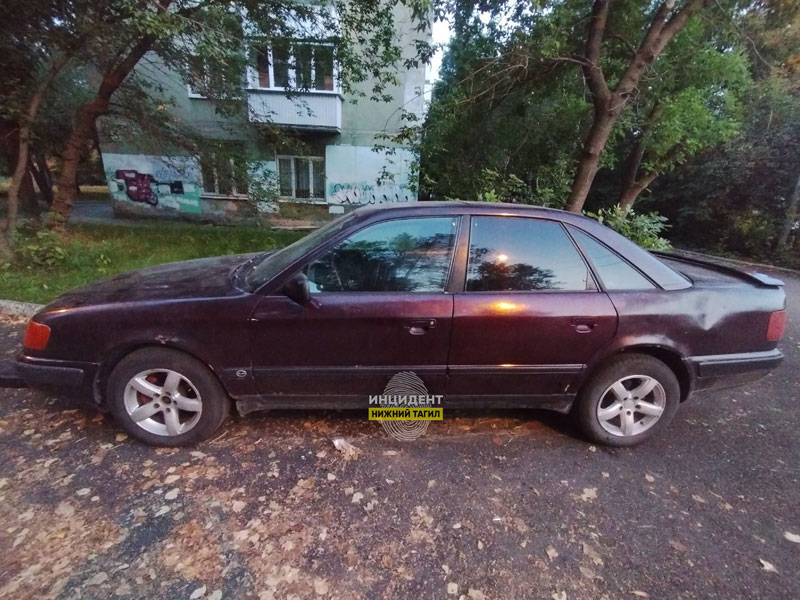 Автовандалы в Нижнем Тагиле повредили машину и украли магнитолу | Ночью в Нижнем Тагиле разгромили припаркованное авто и ограбили салон Автовандалы в Нижнем Тагиле повредили машину и украли магнитолу | Ночью в Нижнем Тагиле разгромили припаркованное авто и ограбили салон