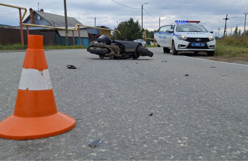 Пьяный водитель мопеда протаранил машину — подробности шокируют! | Под Новоуральском пьяный водитель мопеда спровоцировал ДТП Пьяный водитель мопеда протаранил машину — подробности шокируют! | Под Новоуральском пьяный водитель мопеда спровоцировал ДТП