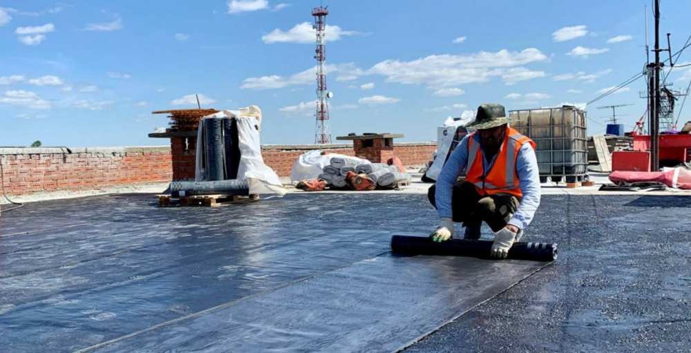 На ремонт больницы в Нижнем Тагиле направили более 19 миллионов рублей | На Урале отремонтируют крышу городской больницы Нижнего Тагила 