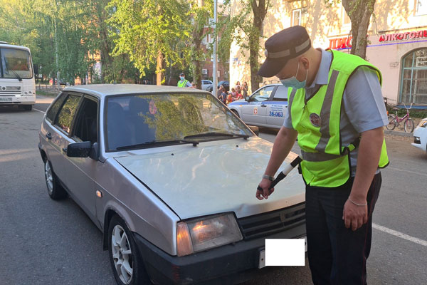 В Нижнем Тагиле молодая девушка на пешеходном переходе сбила 8-летнего мальчика В Нижнем Тагиле молодая девушка на пешеходном переходе сбила 8-летнего мальчика