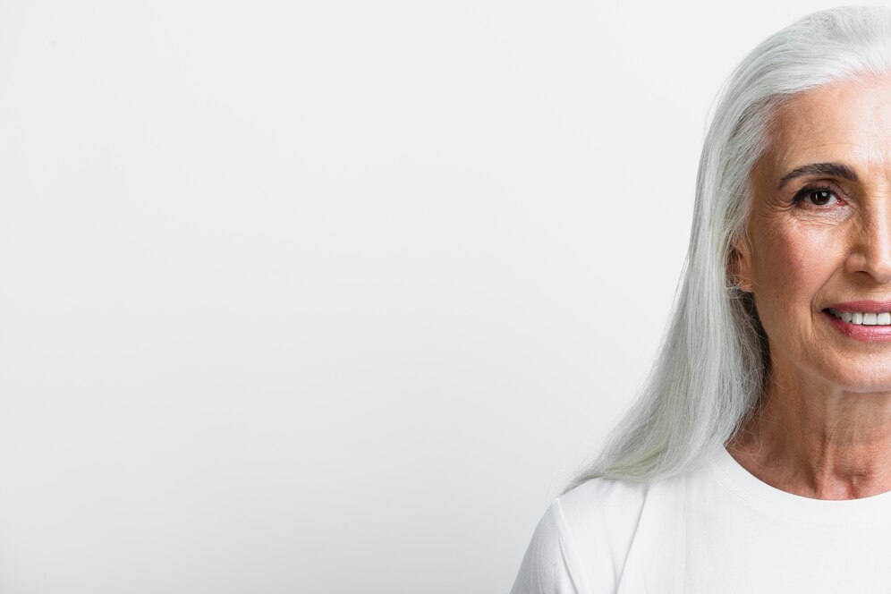 Трихолог Егорова рассказала, когда и почему начинает появляться седина | Трихолог Егорова: седина начинает появляться в возрасте около 30 лет