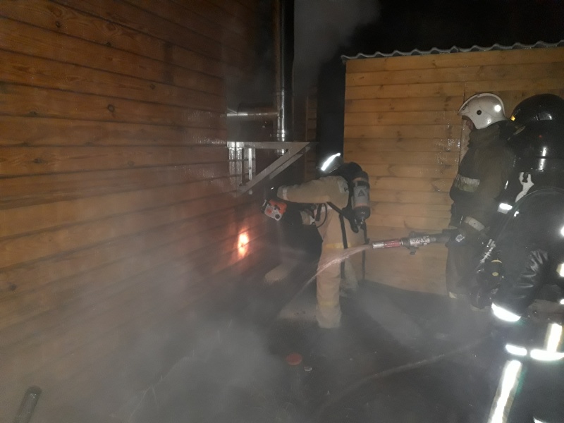 Ранним утром в Тагиле сгорела баня