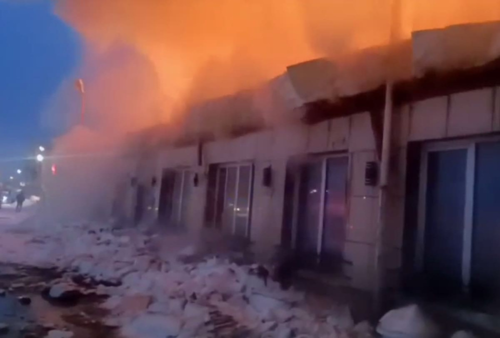 Популярное кафе «У Сахила» на трассе под Нижним Тагилом уничтожил пожар | Под Нижним Тагилом пожар уничтожил популярное придорожное кафе «У Сахила» 