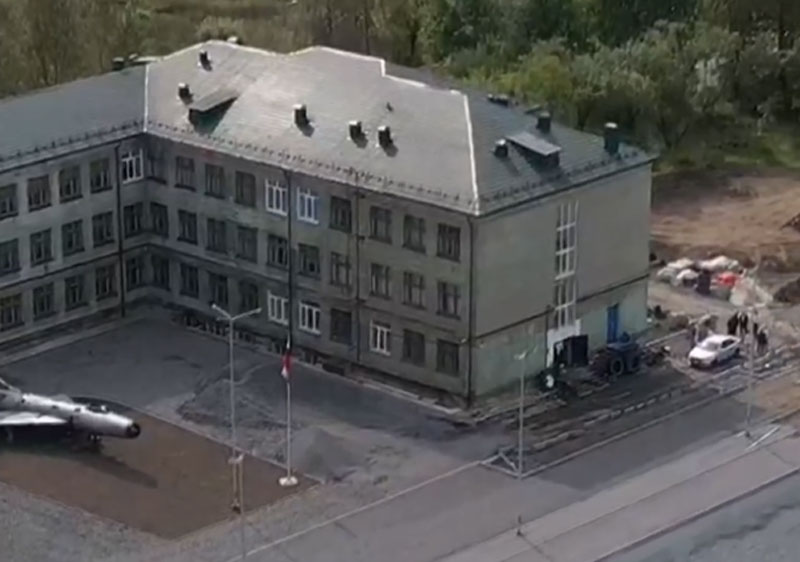 В Нижнем Тагиле продолжается строительство многофункционального стадиона у школы №3 | В Нижнем Тагиле строят новый стадион у школы №3 — к празднику откроют спортивный комплекс