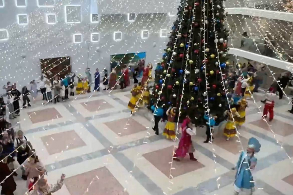 В Нижнем Тагиле прошла традиционная елка главы города | На Урале исполнят мечту еще одной школьницы