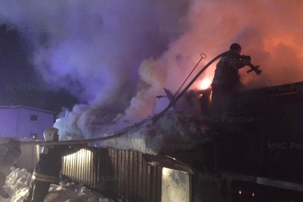 Накануне в Нижнем Тагиле в садах сгорела баня и хозпостройки Накануне в Нижнем Тагиле в садах сгорела баня и хозпостройки