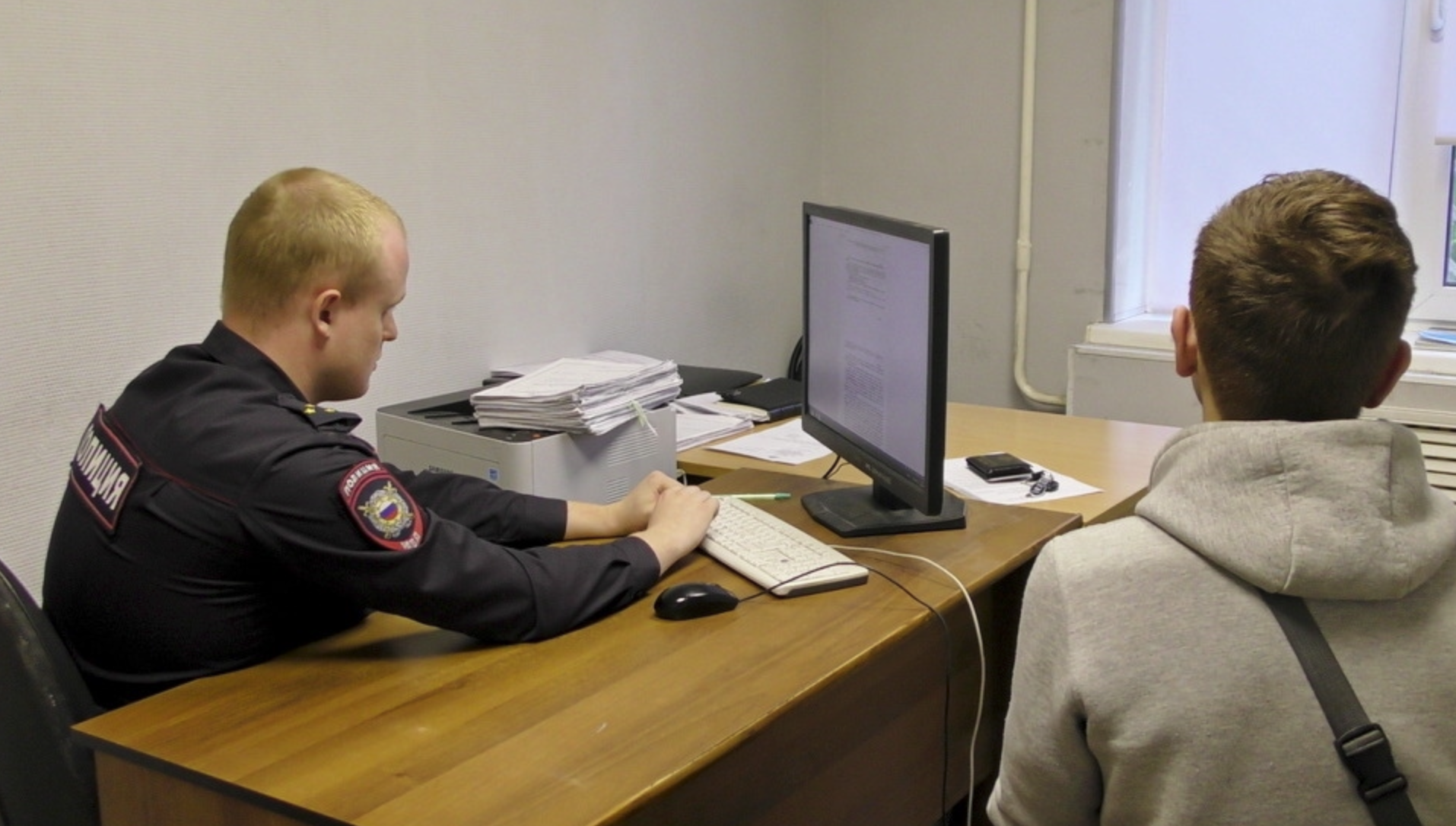 В Нижнем Тагиле 17-летние юноши подозреваются в помощи телефонным мошенникам В Нижнем Тагиле 17-летние юноши подозреваются в помощи телефонным мошенникам