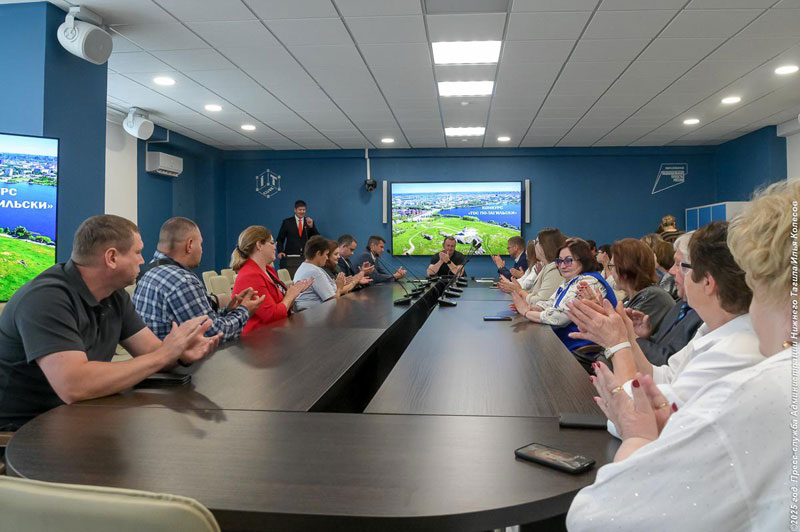 День города в Нижнем Тагиле: ТОСы и жители получили награды за участие в социальных и культурных акциях | В Нижнем Тагиле наградили активистов за благоустройство, патриотические и волонтерские проекты День города в Нижнем Тагиле: ТОСы и жители получили награды за участие в социальных и культурных акциях | В Нижнем Тагиле наградили активистов за благоустройство, патриотические и волонтерские проекты